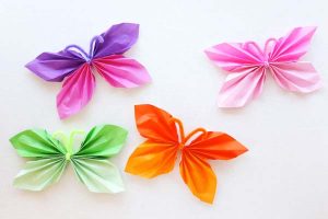 Cómo hacer mariposas de papel seda para decorar