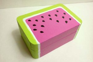 Cajas de madera decoradas: una sandía
